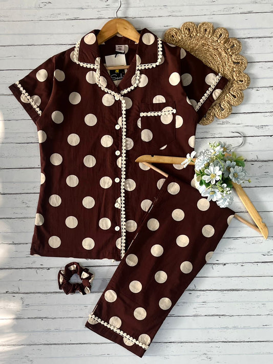 Brown polka